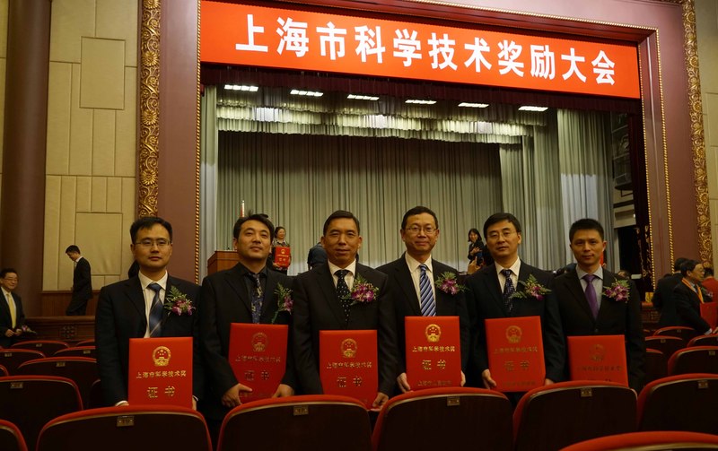 向2015年度為上海市科技創新事業作出突出貢獻的華理人致敬
