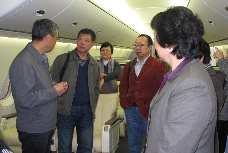 登上國產C919展示樣機